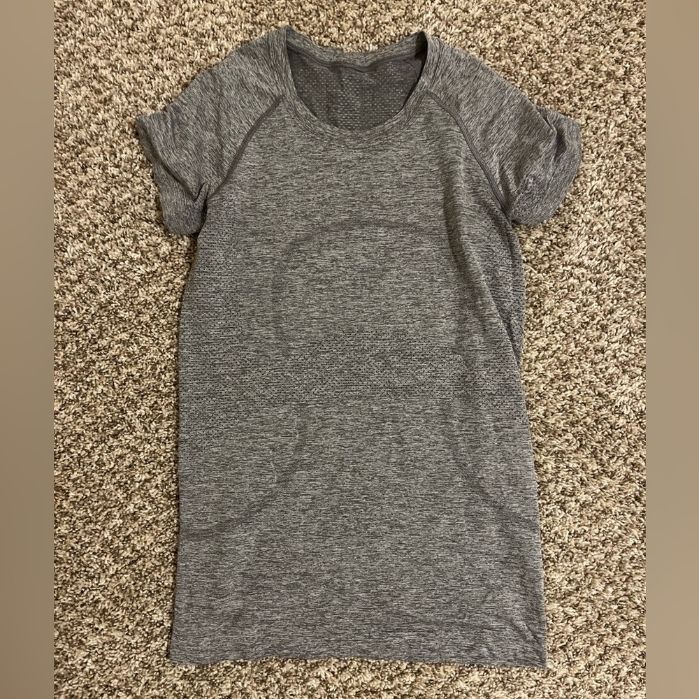 gray lululemon swiftly